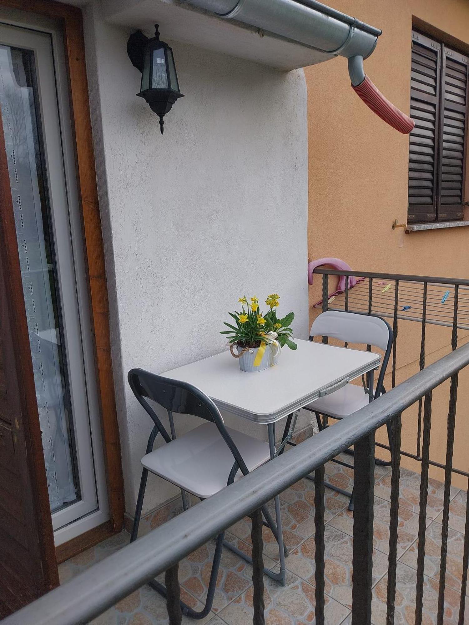 Apartamento Antonia & Arian Roč Exterior foto